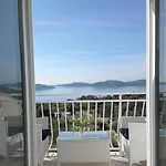 Apartment Lucija With Sea View